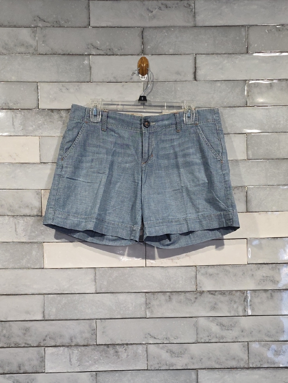GAP Light Blue Chambray Women's Casual Shorts Size 8